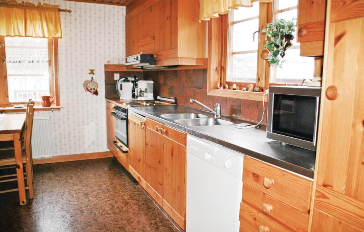 Cozy Home In Uddevalla With Wifi Haljebol Экстерьер фото